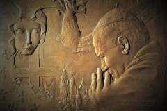 Johannes-Paul-II_relief_2.jpg